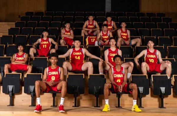 粤有钱配资 中国男篮U19队内数据：陈家政得分王、三分王，杨溢助攻王